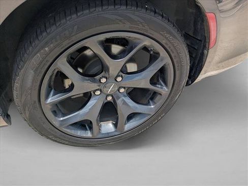 Used 2023 Chrysler 300 Touring w/ Sport Appearance Package RWD image 19