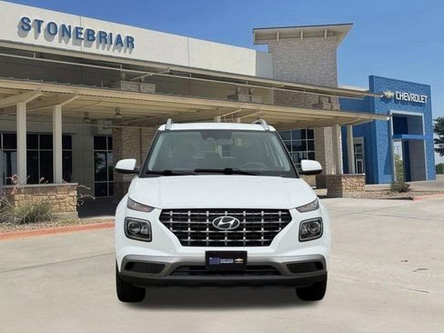 Used 2024 Hyundai Venue SEL FWD image 9
