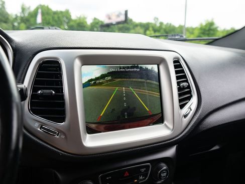 Used 2021 Jeep Compass Latitude w/ Sun and Sound Group FWD image 25