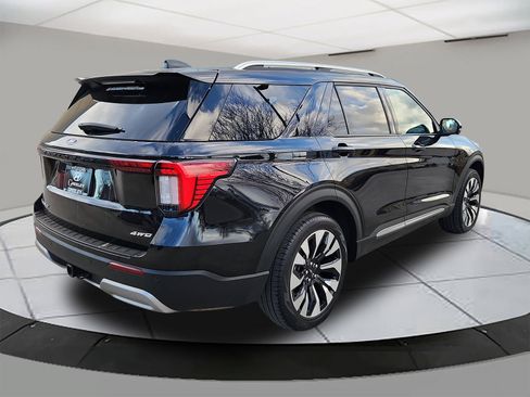 Used 2025 Ford Explorer Platinum w/ LUX Leather Package image 5
