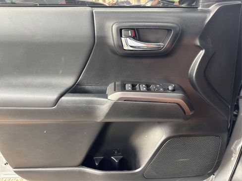 Used 2021 Toyota Tacoma SR5 image 25