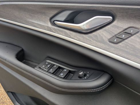 New 2026 Jeep Grand Cherokee Limited RWD image 16