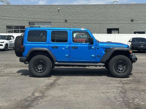 Used 2022 Jeep Wrangler Unlimited Sport AWD/4WD image 2