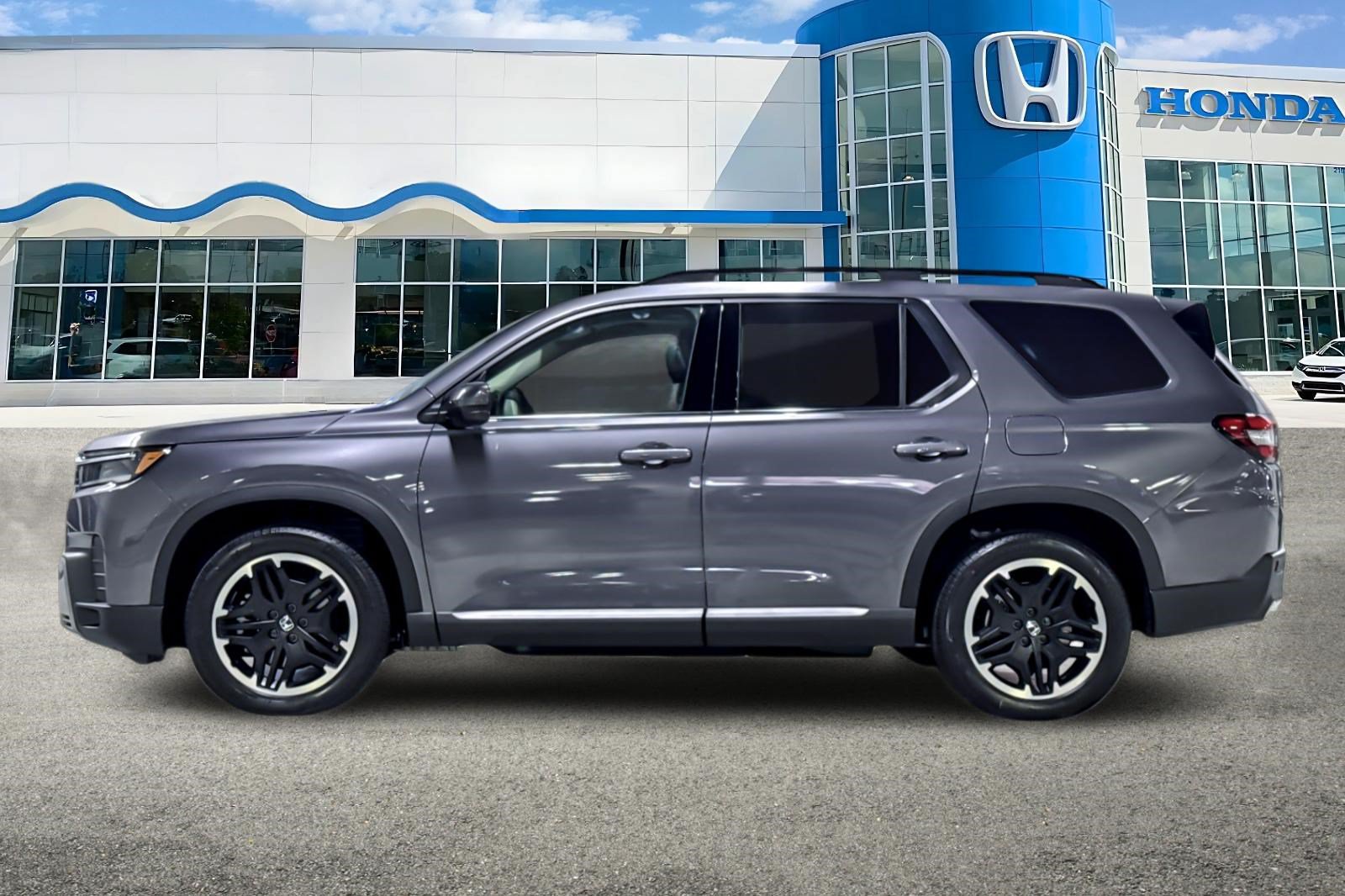 New 2026 Honda Pilot Touring image 2