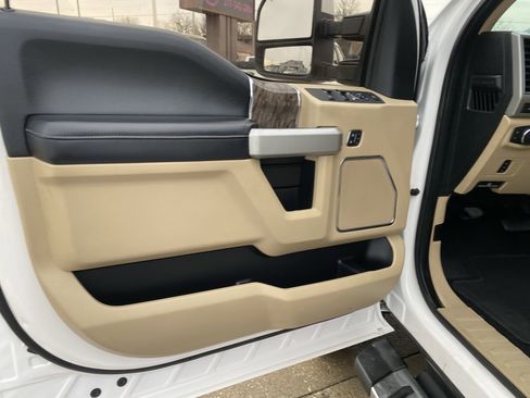 Used 2019 Ford F250 Lariat w/ Lariat Value Package image 10