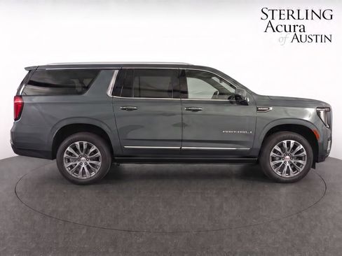 Used 2023 GMC Yukon XL Denali w/ Denali Reserve Package RWD image 8
