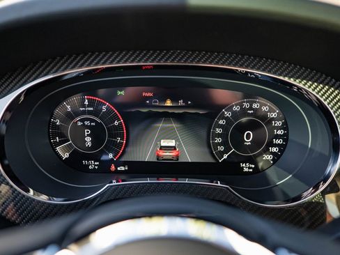 Used 2025 Bentley Bentayga AWD/4WD image 7