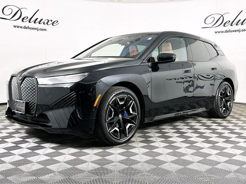 Used 2023 BMW iX xDrive50 w/ Ultimate Package 2 image 3