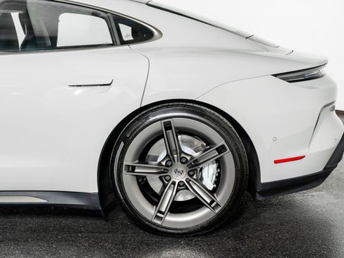 Used 2025 Porsche Taycan Turbo w/ Premium Package image 10