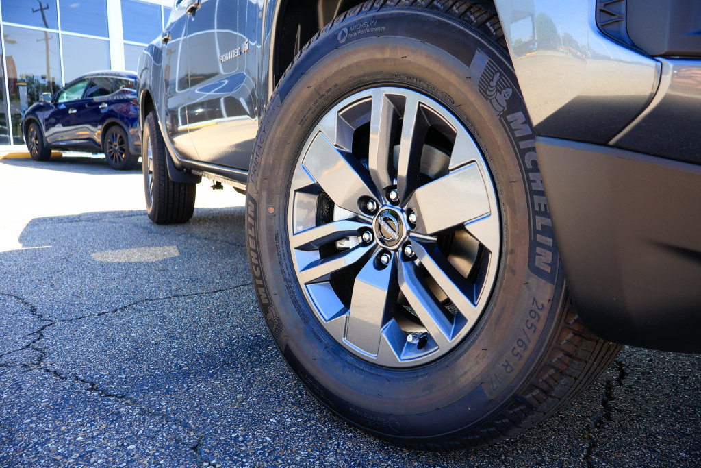 New 2027 Nissan Frontier SV RWD image 17