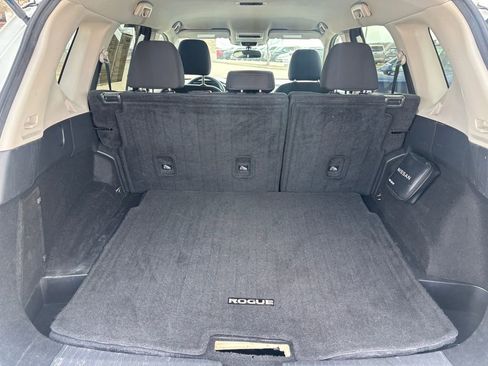 Used 2024 Nissan Rogue S image 27