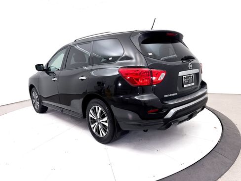 Used 2017 Nissan Pathfinder S FWD image 2