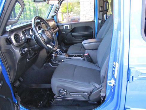 Used 2021 Jeep Gladiator Sport AWD/4WD image 12