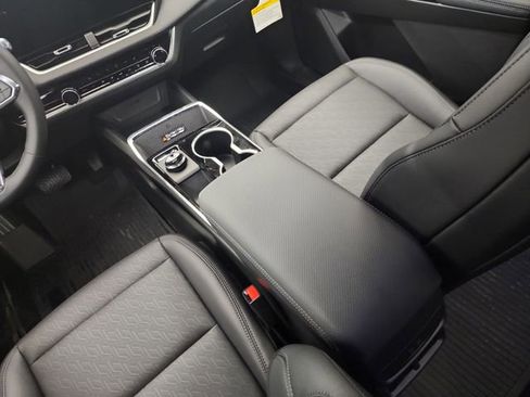 New 2026 Chevrolet Equinox LT w/ Convenience Package II image 24