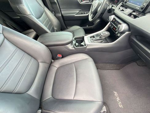 Used 2021 Toyota RAV4 XLE Premium AWD/4WD image 35