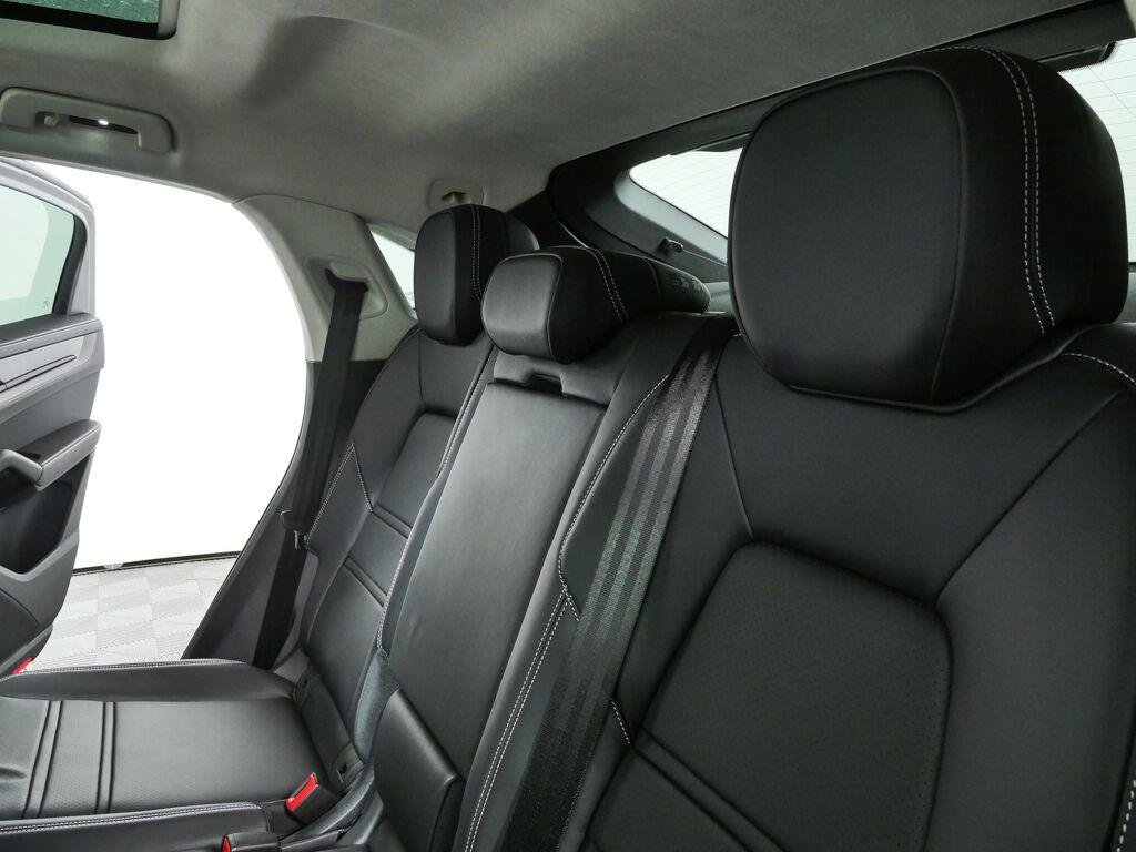 New 2026 Porsche Cayenne GTS AWD/4WD image 23