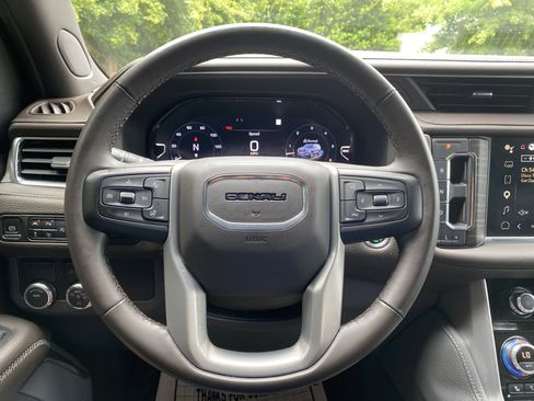 Used 2023 GMC Yukon Denali RWD image 19