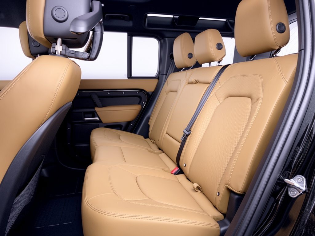New 2026 Land Rover Defender 110 S AWD/4WD image 25