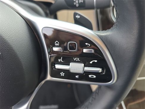 Used 2022 Mercedes-Benz GLC 300 4MATIC image 29