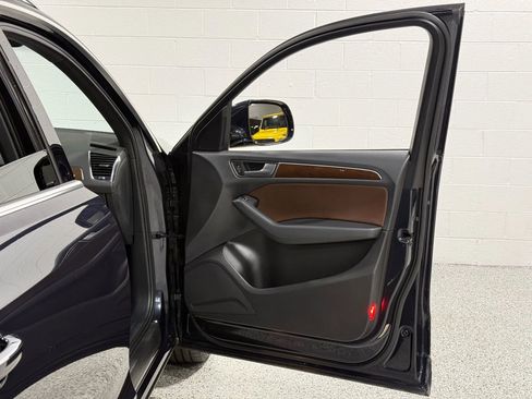 Used 2017 Audi Q5 2.0T Premium image 45