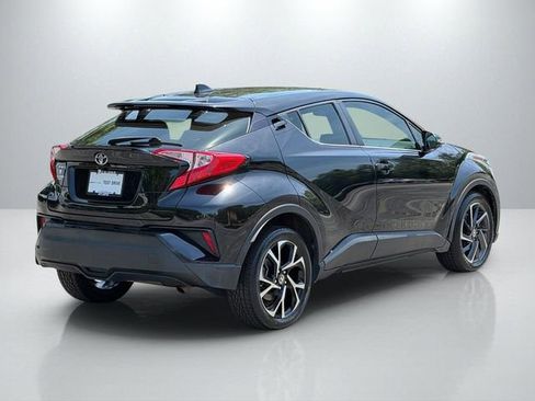 Used 2021 Toyota C-HR XLE FWD image 7