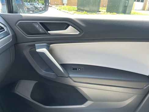 Used 2019 Volkswagen Tiguan SE w/ Panoramic Sunroof Package AWD/4WD image 31