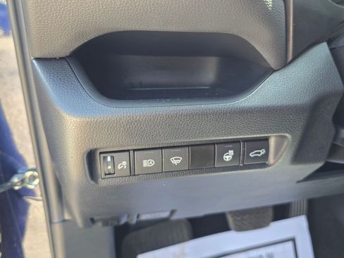 Used 2021 Toyota RAV4 XLE Premium FWD image 28