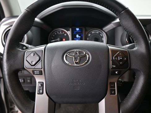 Used 2020 Toyota Tacoma SR5 image 11