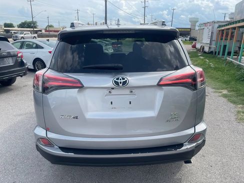 Used 2016 Toyota RAV4 LE AWD/4WD image 5