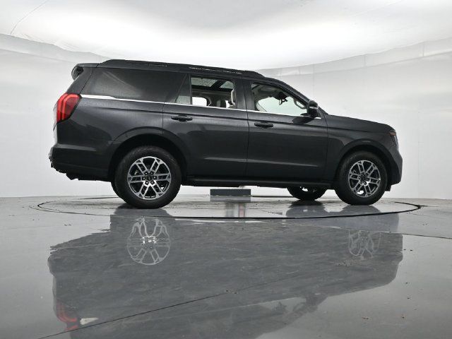Certified 2025 Ford Expedition Active AWD/4WD image 37