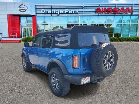 Used 2023 Ford Bronco Badlands image 3