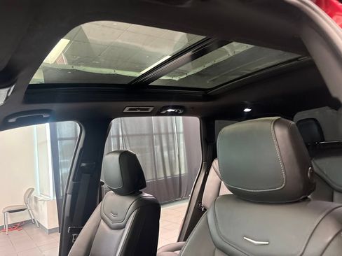 Used 2025 Cadillac XT6 Premium Luxury AWD/4WD image 33
