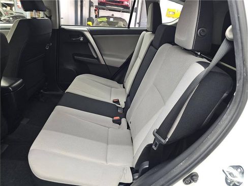 Used 2016 Toyota RAV4 XLE w/ Convenience Package FWD image 11