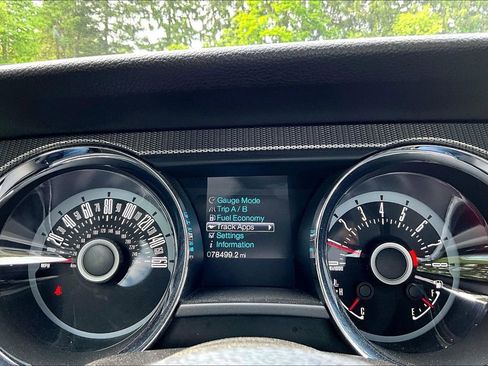 Used 2013 Ford Mustang GT Premium w/ Electronics Pkg RWD image 13
