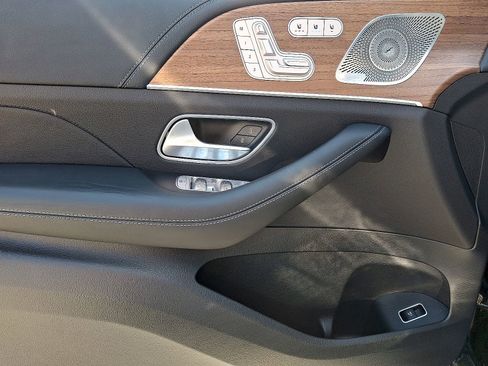 Certified 2023 Mercedes-Benz GLS 450 4MATIC image 12