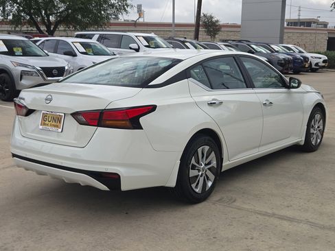 Certified 2025 Nissan Altima 2.5 S image 3