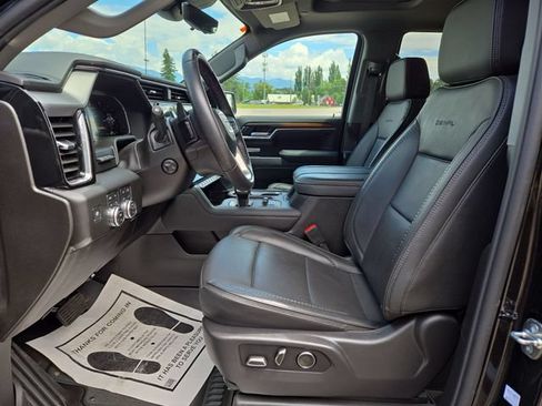 Used 2026 GMC Sierra 1500 Denali AWD/4WD image 2