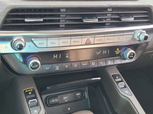 Used 2022 Kia Telluride SX w/ Towing Package image 18
