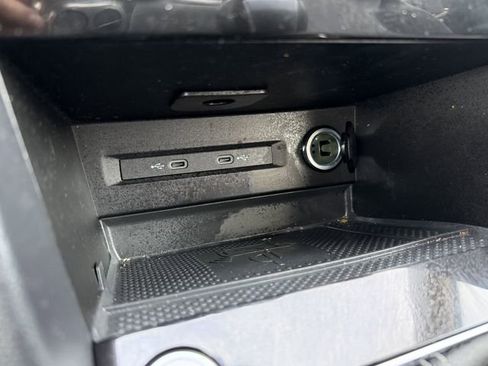 Used 2024 Volkswagen Taos SE image 21