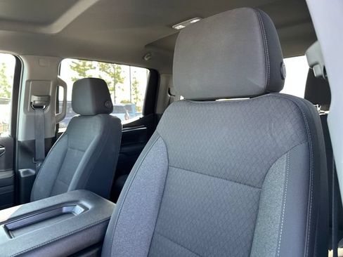 Certified 2026 Chevrolet Silverado 1500 LT RWD image 11