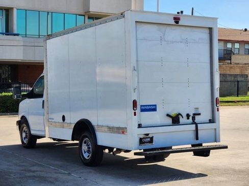 Used 2025 Chevrolet Express 3500 w/ Power Convenience Package image 4
