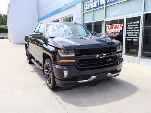 Used 2019 Chevrolet Silverado 1500 LT w/ LPO, Black Pack AWD/4WD image 2