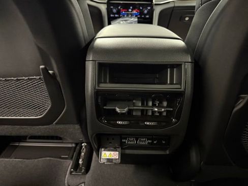 New 2025 Jeep Grand Cherokee Limited image 17