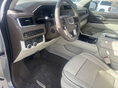Used 2024 GMC Yukon Denali w/ Advanced Technology Package image 10