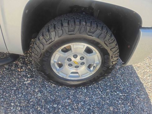 Used 2011 Chevrolet Silverado 1500 LT AWD/4WD image 18