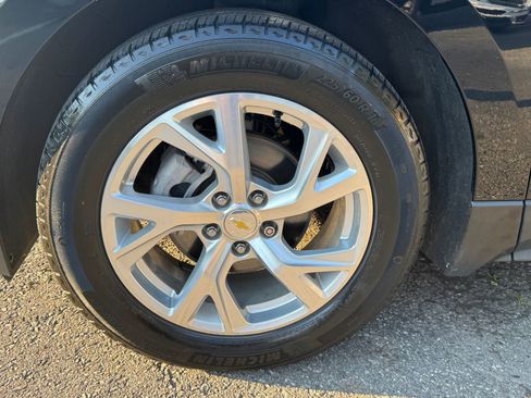 Used 2021 Chevrolet Equinox Premier image 36