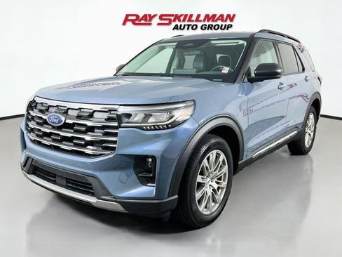 Used 2025 Ford Explorer Active w/ Active Comfort Package AWD/4WD image 3