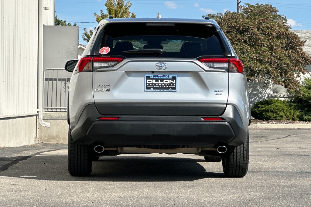 Used 2025 Toyota RAV4 XLE AWD/4WD image 7