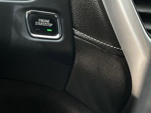 Certified 2023 GMC Acadia SLE w/ Driver Convenience Package image 16