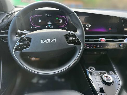 Used 2023 Kia Niro EX w/ EX Cold Weather Package image 10